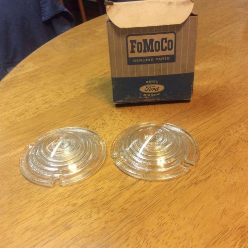 Nos 1959 ford passenger car parking lamp lens glass b9af-13208-a