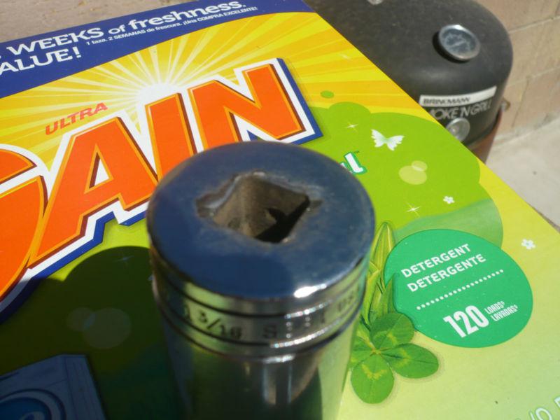 Snap-on tools 1/2” drive deep well standard sae 1 3/16" 12 point socket s381 usa