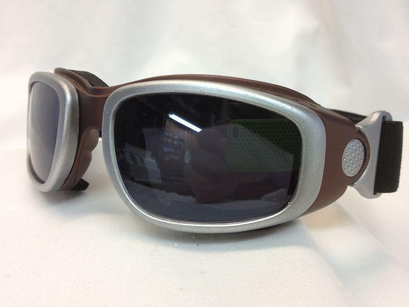 New padded motorcycle vented elastic strap adjustable great shape brown/silver