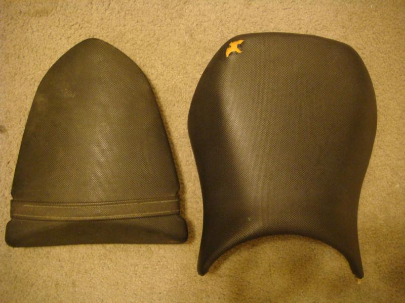 2005-2006 kawasaki zx6r both driver and passenger seat cheap!!!