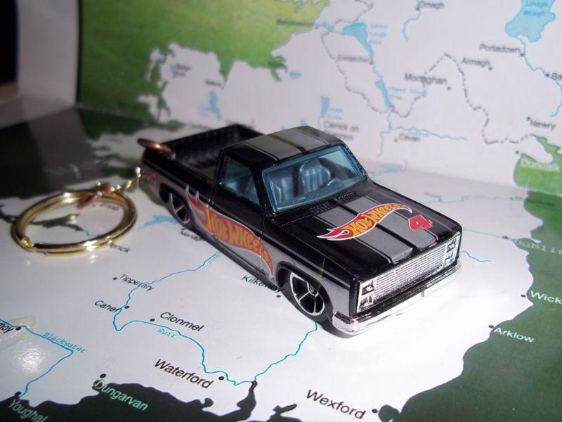 Custom mint keychain 1983 chevy silverado low rider pup,black w/chrome mags