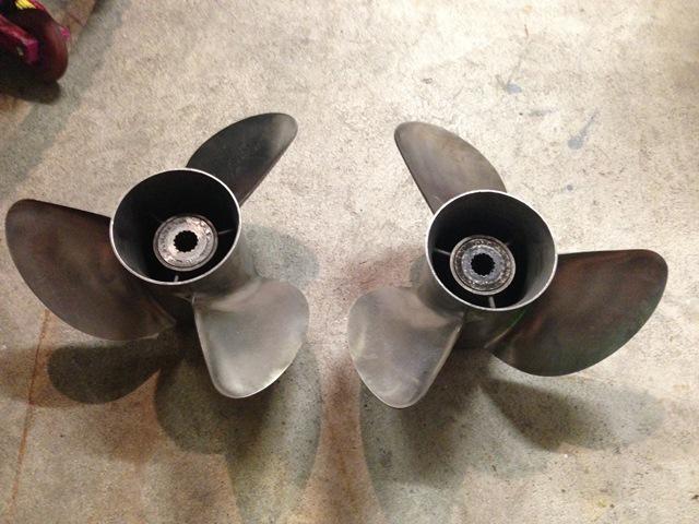 Pair - 3 blade - yamaha stainless steel propeller props 19m and 19ml lh & rh ss 