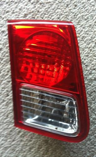 *2003-2005 honda civic lh side tail lamp lens & housing used oem