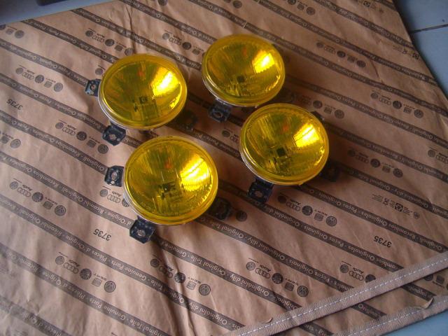 2 x  vw golf  mk2  genuine yellow hella h3 headlights , very rare !!! 