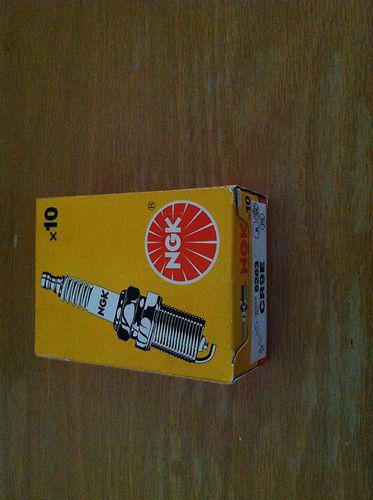 New ngk cr9e spark plugs 10 pack