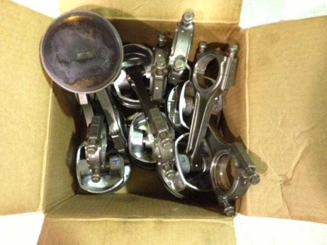Hemi 6.1 piston and connecting rods (set) used