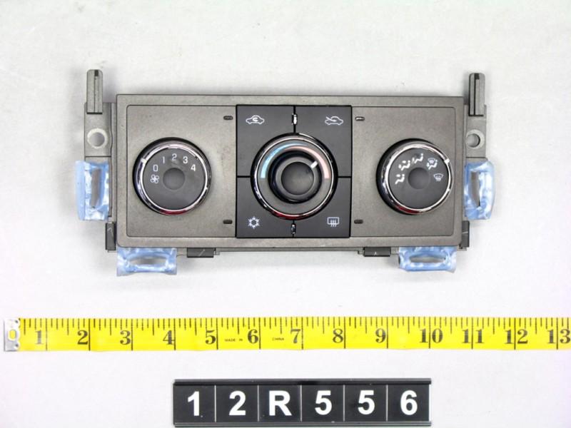 Purchase 09 Aura Temperature climate control AC heat unit panel switch 12R556 in San Marcos