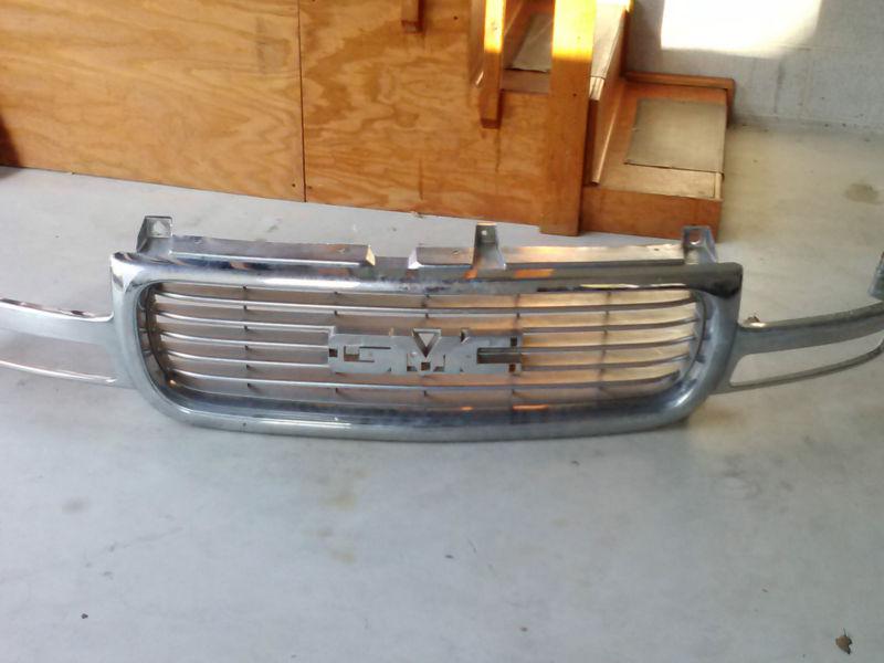 Purchase 2001 2006 GMC Sierra Grille In Chestertown Maryland US For US 25 00 sierra-grille-visit-jacksonville