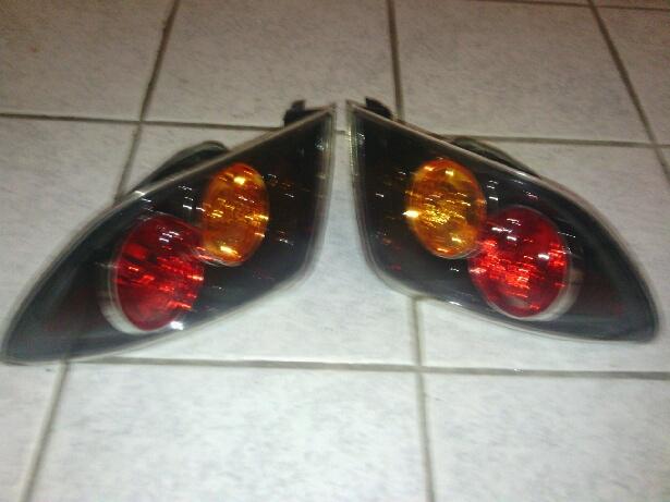 2004-2006 mazda 3 tail light set rh/lh