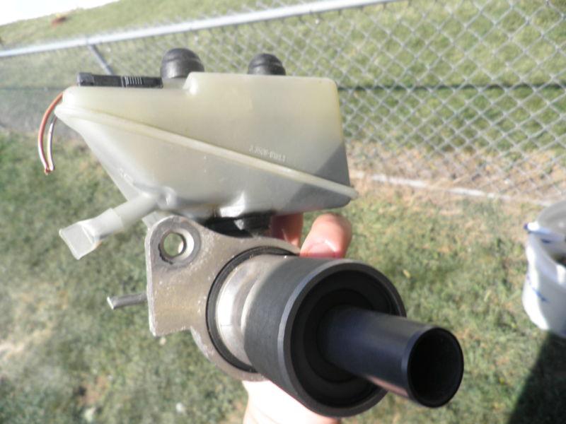 MERCEDES =BRAKE MASTER CYLINDER & RESERVOIR 300E/E2.8/2.6/E320 /300D/E3--D/4MAT, US $60.00, image 3