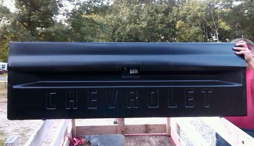 1967-1972 chevrolet fleetside tailgate nos