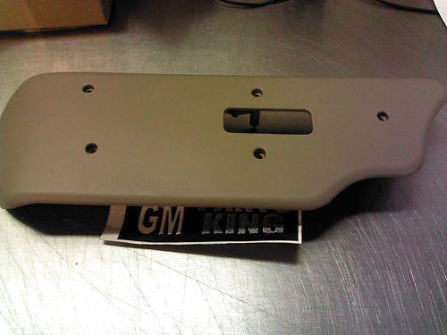 Gm oem 88941676 seats & tracks-bezel