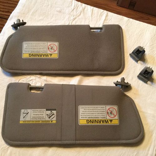 01-07 escape/tribute/mariner sunvisor pair with clips gray