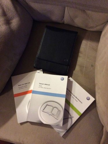 2013 volkswagen tiguan owners &amp; navigation manuals in case