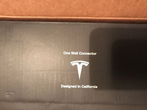 Tesla  gen2 high power wall charger (hpwc) 1050067-00-e