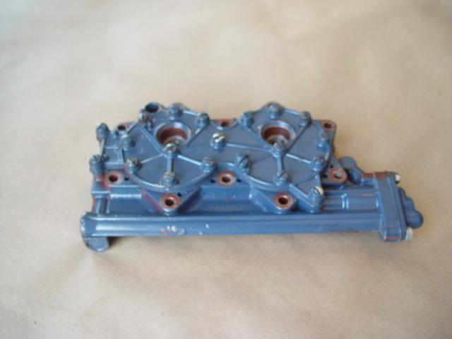 Evinrude outboard cylinder head p/n382816+307759 from 40hp "big twin" mod 40002a