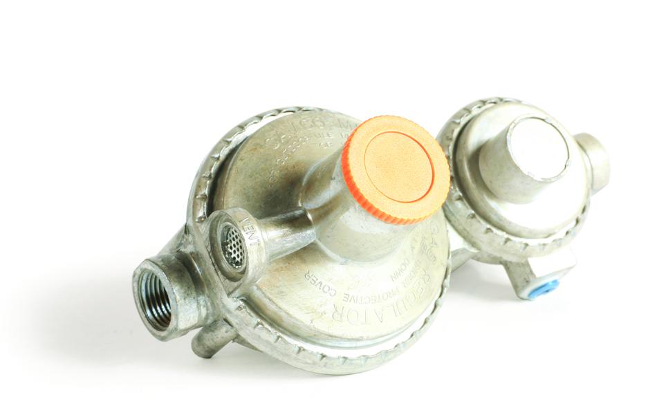Camco 59313 two stage regulator vertical camper