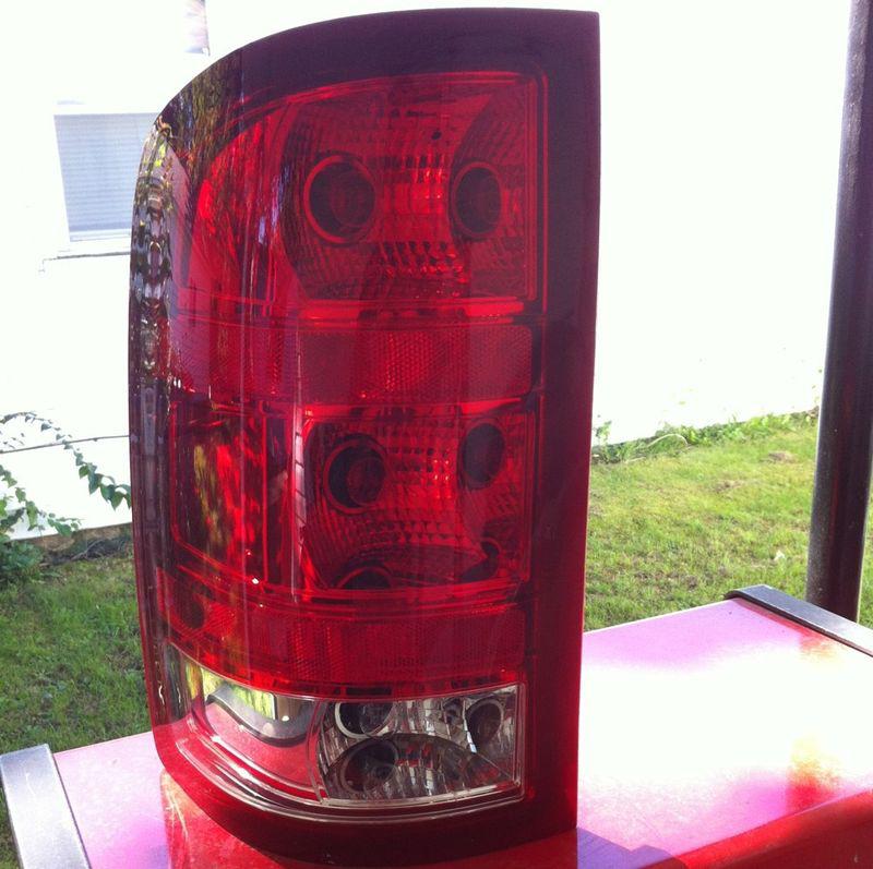 2010 2011 2012 gmc seirra drivers side oem taillight