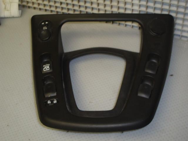 Saturn vue power window switch driver's passenger's w/ bezel 04 05