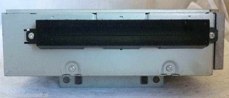 04-07 volvo v40 s40 radio single cd player 31215559 b