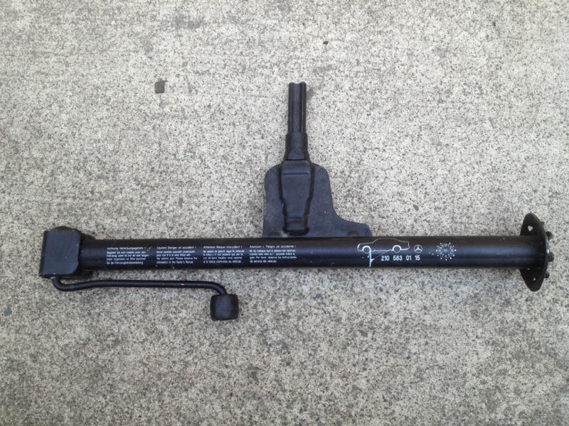 Oem mercedes benz car tool lifting jack lift spare tire change 2105830115