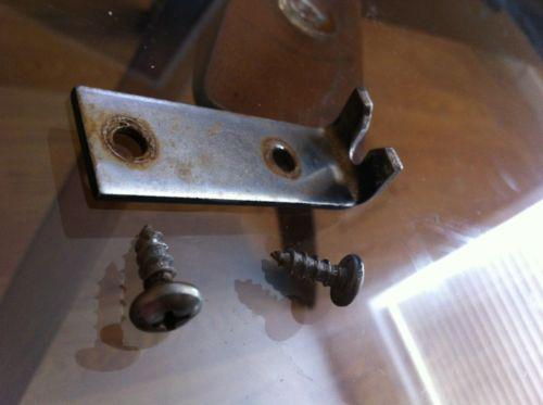 Hobie cat 14/ 16 halyard hook with screws