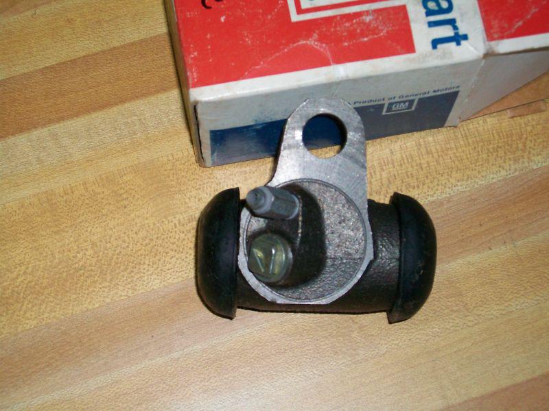 NOS 1960 - 1965 Chevrolet Corvette Passenger Car Left Front Wheel Cylinder, US $9.99, image 2