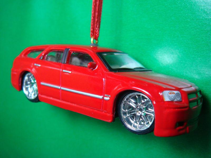 2005 '05 dodge magnum suv red christmas tree ornament