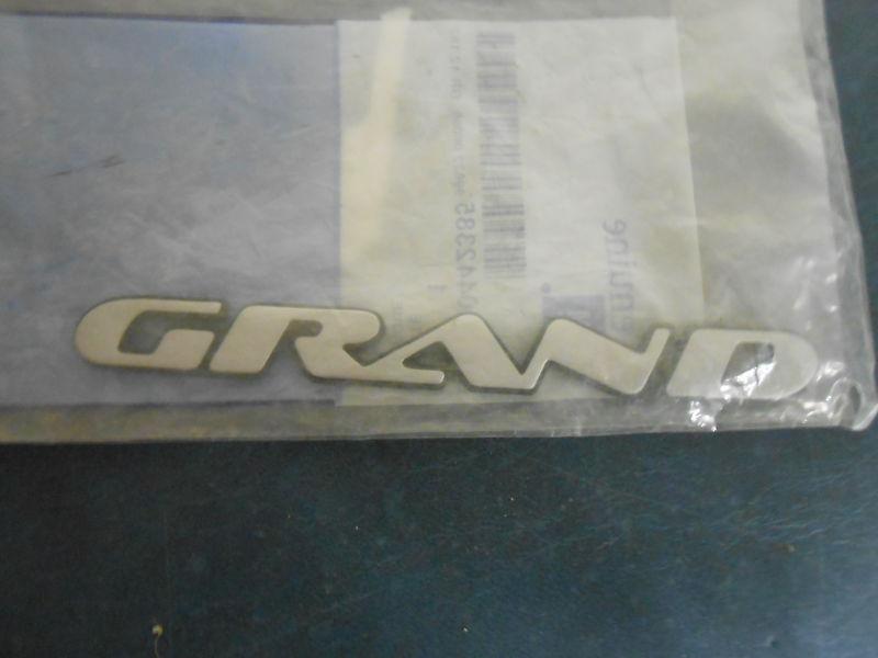 2000,00,01,02,03 pontiac grand prix fender emblem new oem 10442385