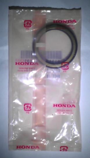 GENUINE HONDA OEM 91212-PAA-A01 Seal, Crankshaft/Engine Crankshaft Seal- BNIB, US $10.25, image 3