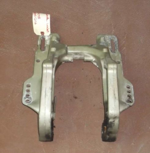 G3a1072 1975 50 hp evinrude 50573b mounting bracket pn 0320297