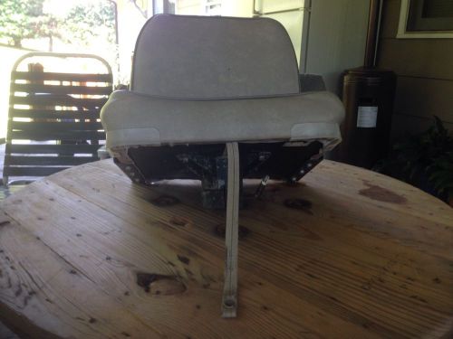 Bass boat seat comes with swivel mount.