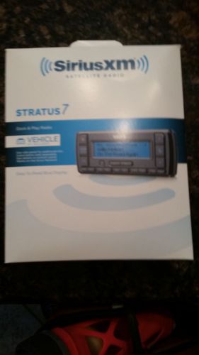 Sirius - stratus 7 satellite radio w/ powerconnect vehicle kit ssv7v1 opened box