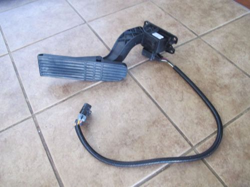 Freightliner m2 106 gas pedal