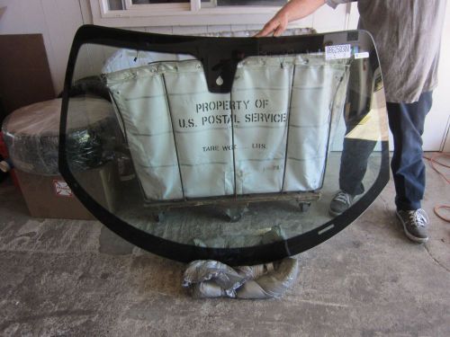 Ferrari 488 gtb. front windshield (new) part# 86250300