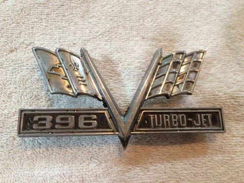 Vintage 1966-67 chevrolet 396 turbo-jet flag fender emblem 3871057