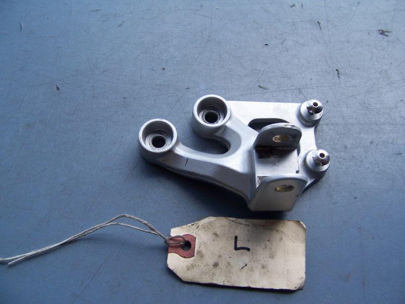 Find 057 SUZUKI GSXR750 GSXR 750 600 06 07 LEFT REARSET FOOT PEG BRACKET in Bradenton, Florida