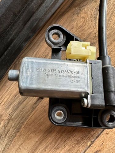 2009 - 2015 BMW F02 760LI 750LI 740LI REAR RIGHT SUNSHADE REGULATOR ASSEMBLY OEM, US $99.00, image 2