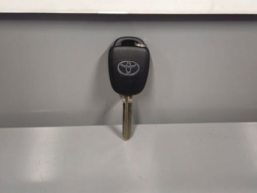 Genuine toyota keyless entry transmitter 89070-0r121
