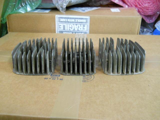 Kawasaki s2 triple cylinder head!!