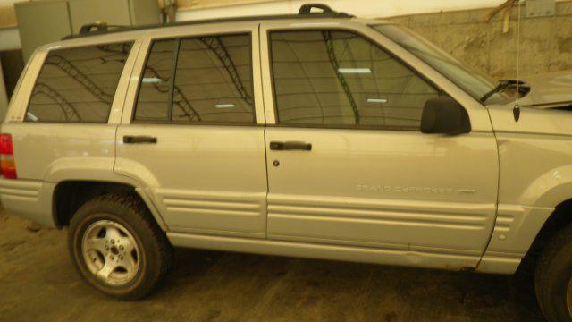 93 94 95 96 97 98 jeep grand cherokee r. tail light 1455020