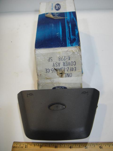 1984 mustang, capri, escort, lynx, exp ln7 - horn cover assembly - nos - flaw