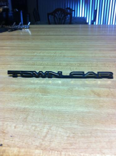 1998-2005 lincoln town car fender emblem gold tone finish