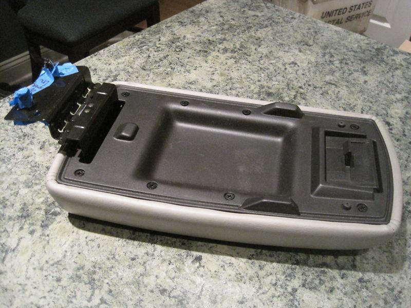 Impala LTZ Console Lid Armrest OEM Light Grey 2008 , US $42.99, image 2