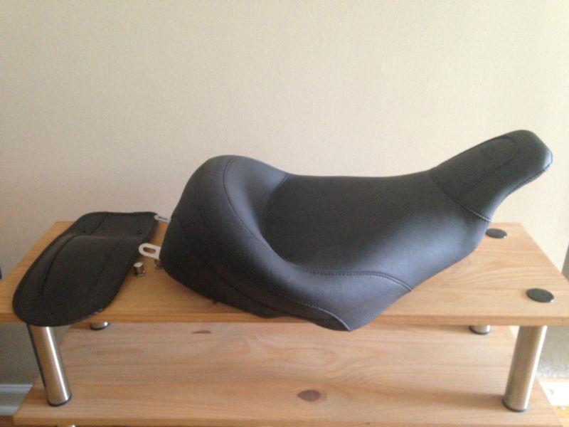 Harley-davidson mustang flht/fltr 1997-2007 wide smooth solo + fender bib & nuts