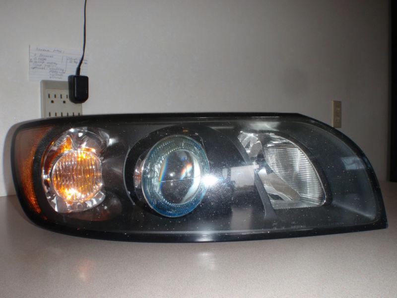 Sell Volvo S40 20042007 2005 2006 Black Electric Xenon Headlight Front