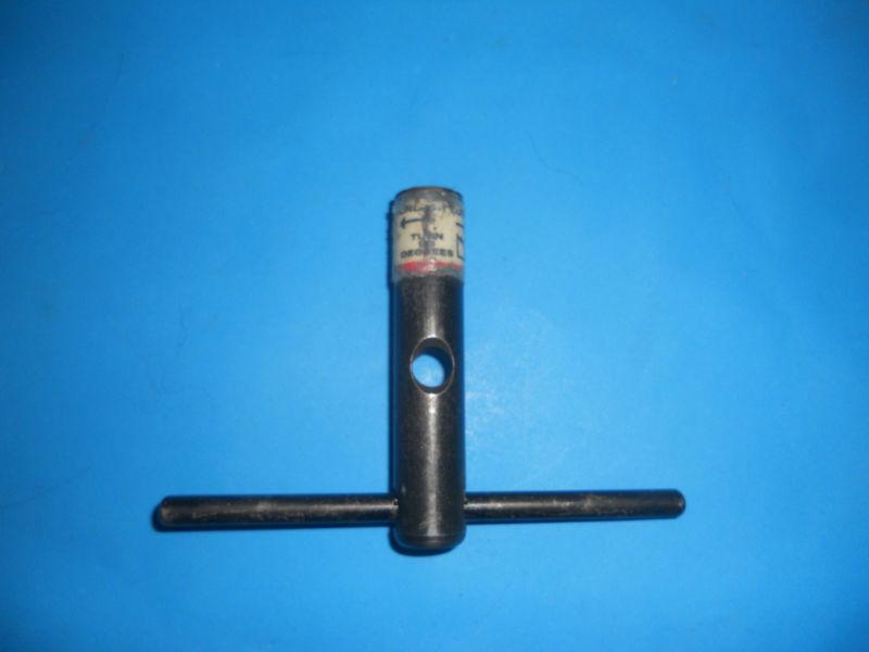 Cadillac buick gmc pontiac olds wire wheel wrench key hubcap cover key red 10