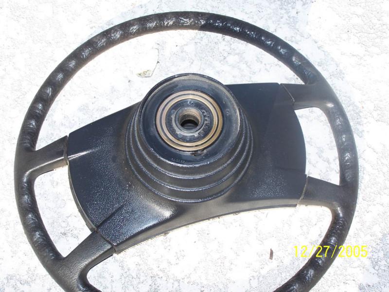 Sell MERCEDESBENZ STEERING WHEEL in Pompano Beach, Florida, US, for US