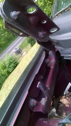 98 99 00 01 02 firebird hood hinge rh driver side