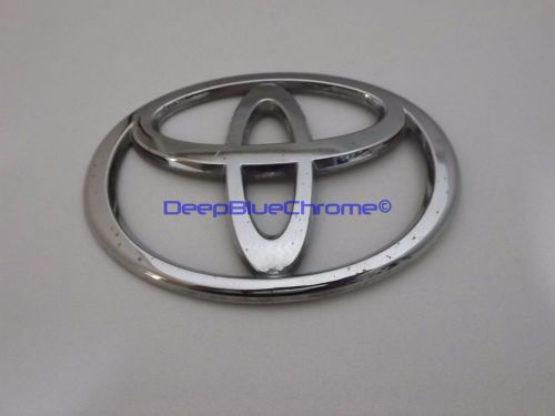 Toyota sienna chrome emblem 04-05 rear trunk hatch badge genuine oem rough logo